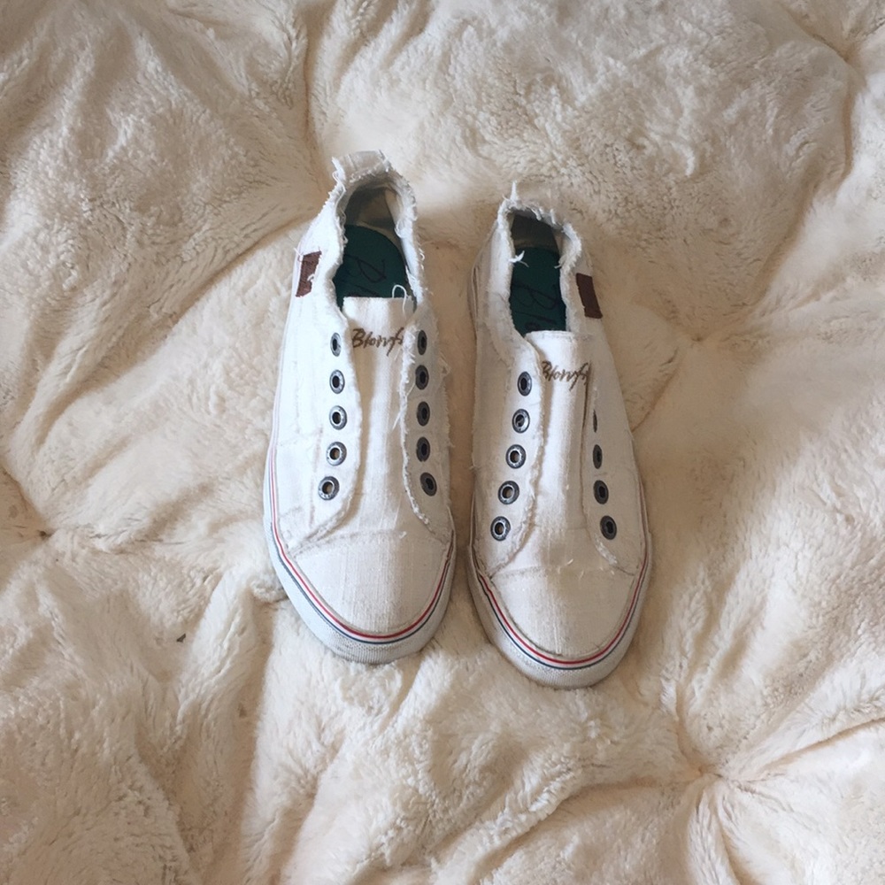Really cute blowfish sneakers from buckle